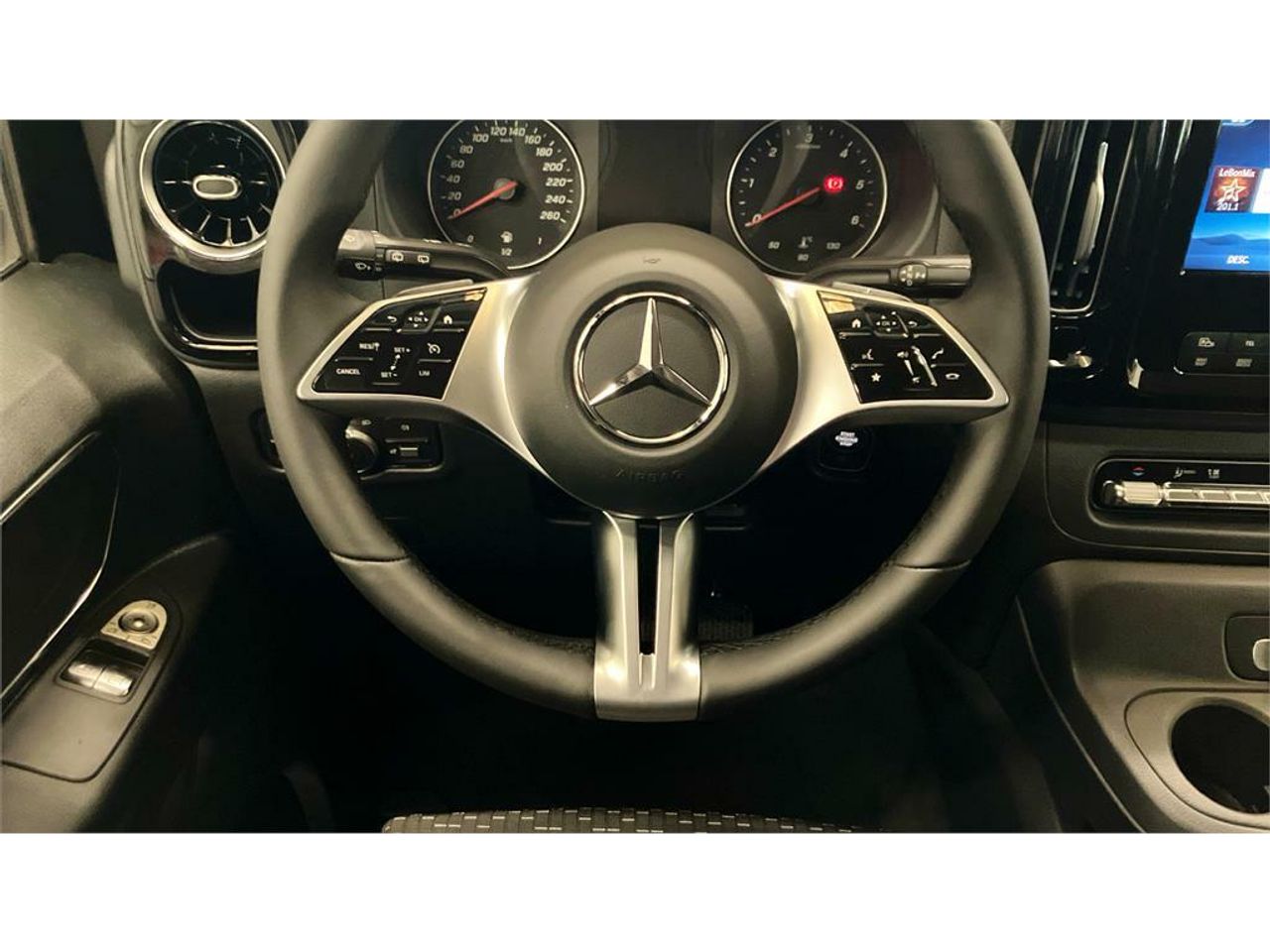 Foto Mercedes-Benz Vito 8