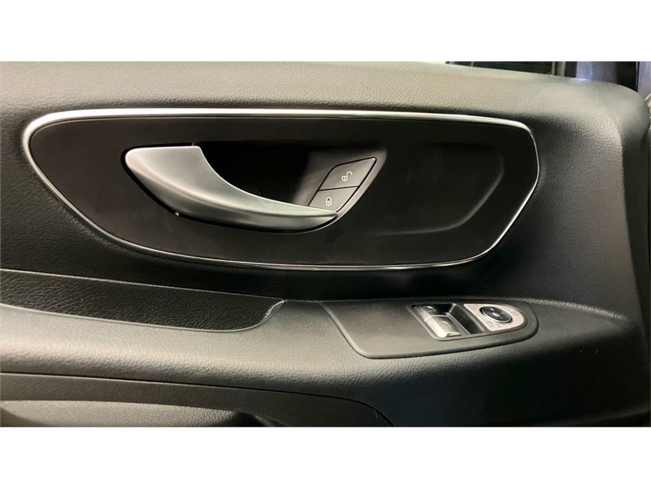 Foto Mercedes-Benz Vito 14