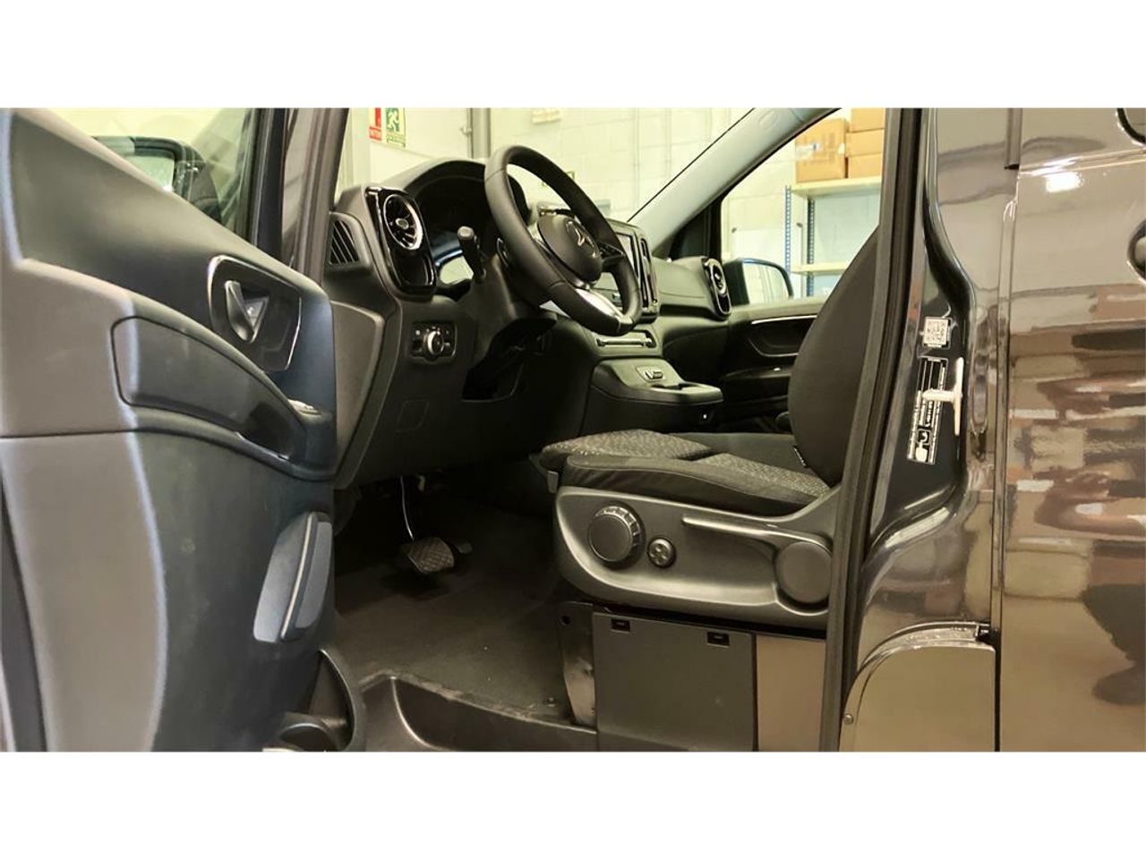Foto Mercedes-Benz Vito 24