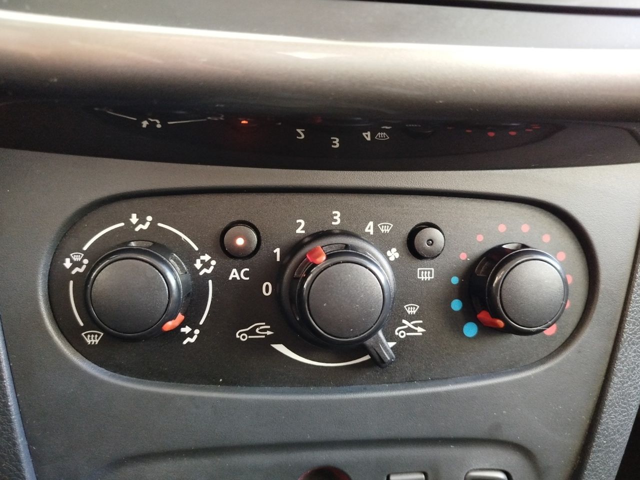 Foto Dacia Sandero 13