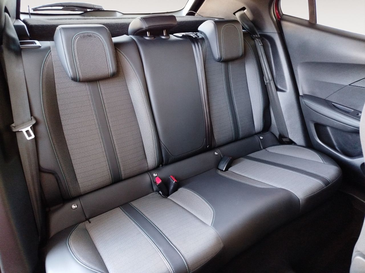 Foto Peugeot 2008 9