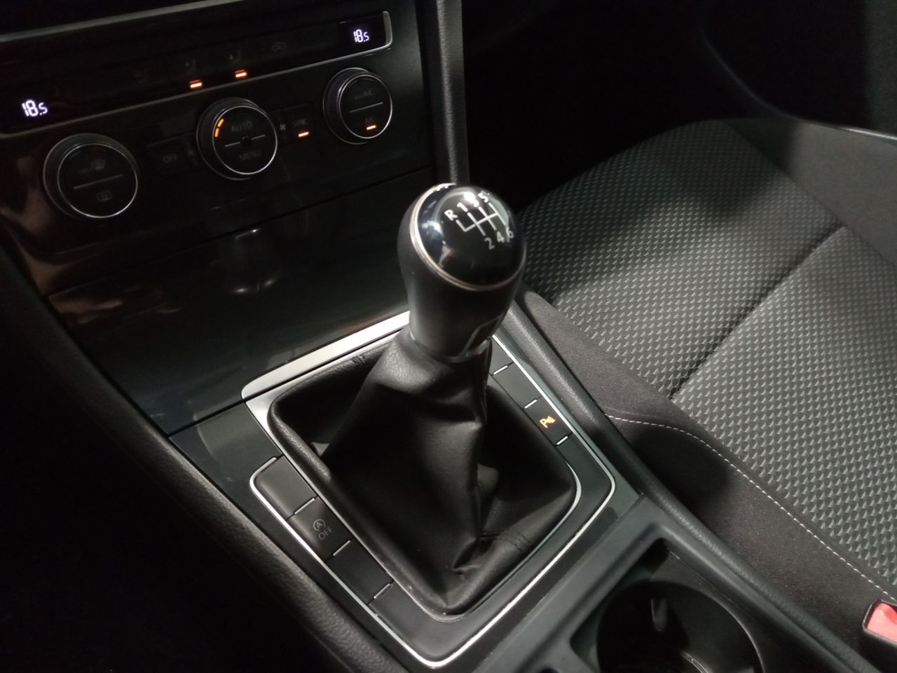 Foto Volkswagen Golf 14