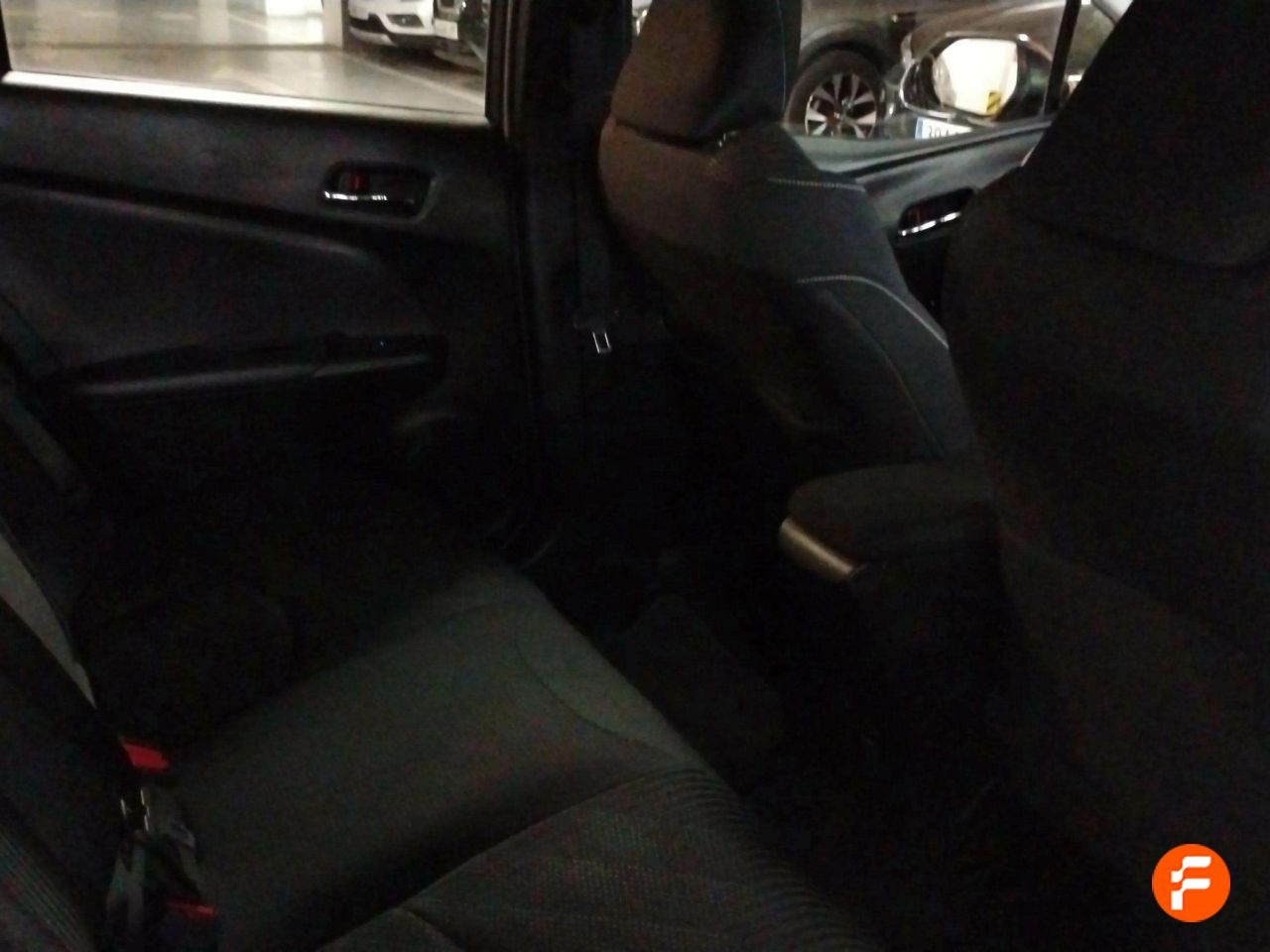 Foto Toyota Prius 13