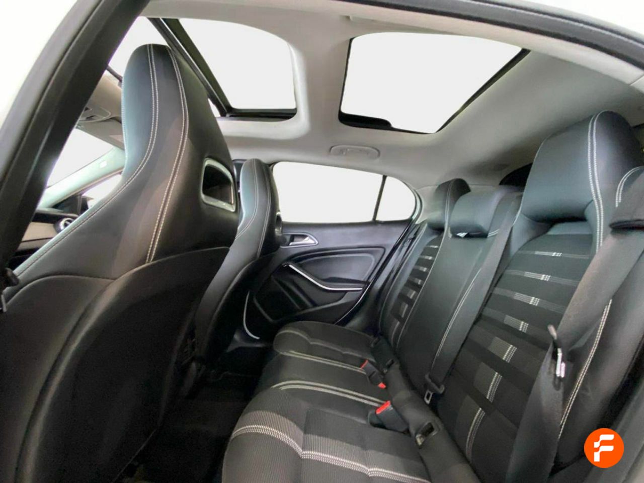 Foto Mercedes-Benz Clase GLA 23