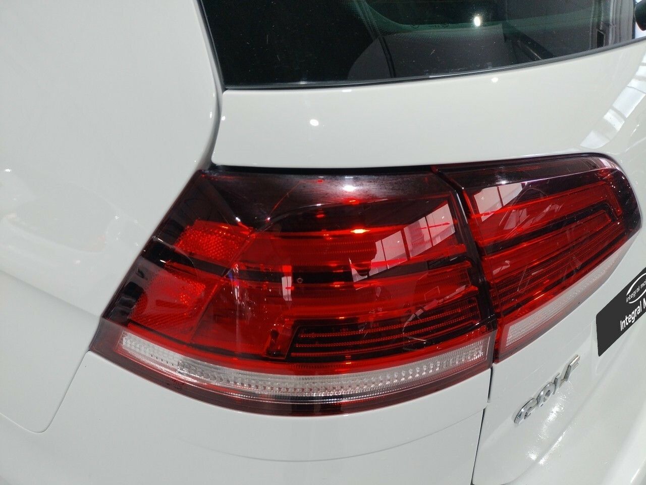 Foto Volkswagen Golf 28