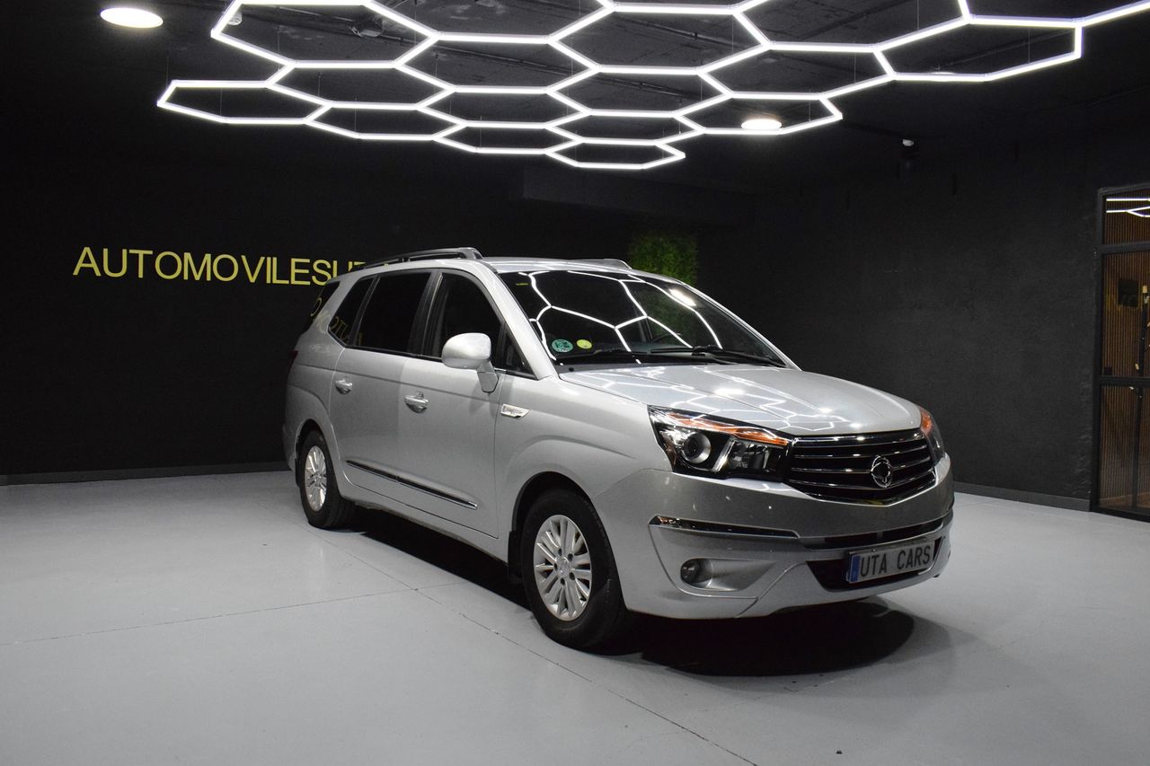 Foto SsangYong Rodius 2