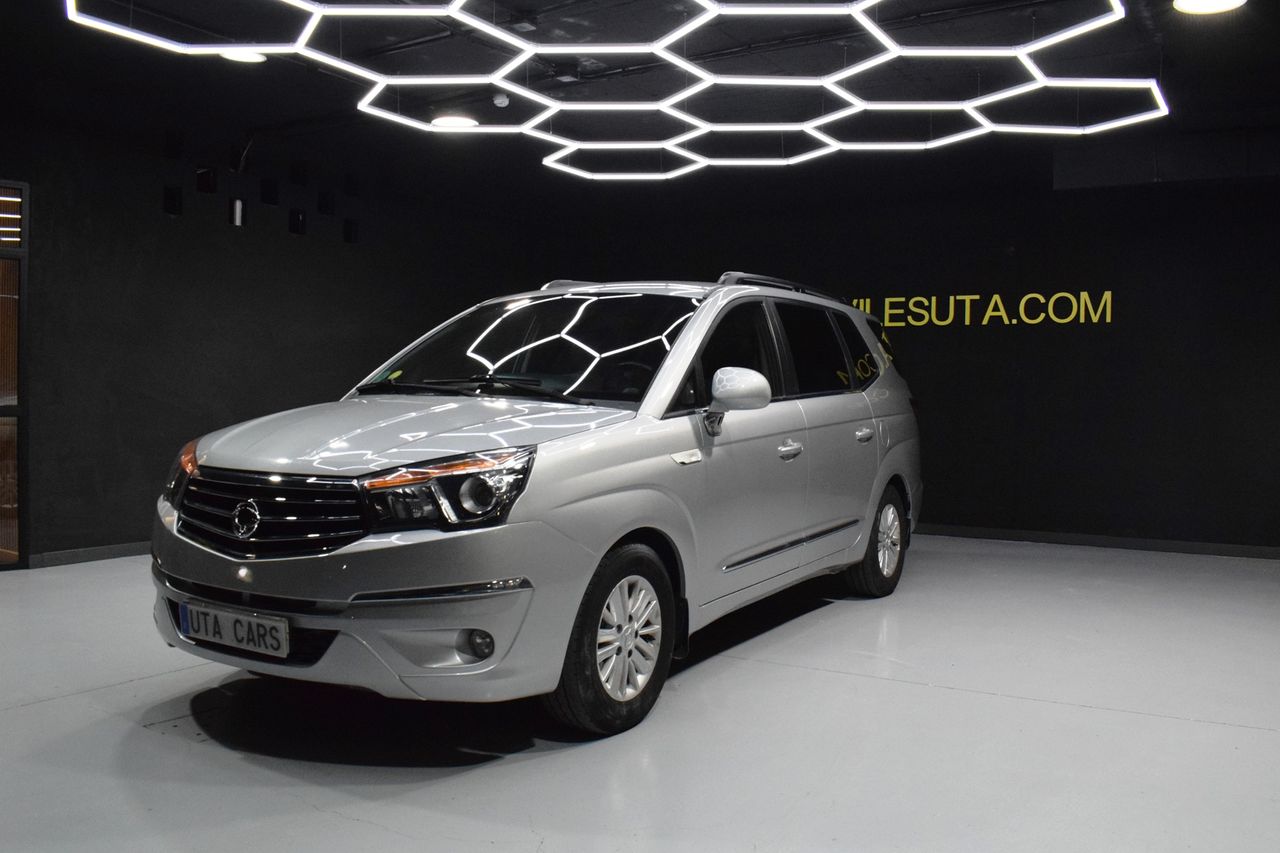 Foto SsangYong Rodius 4