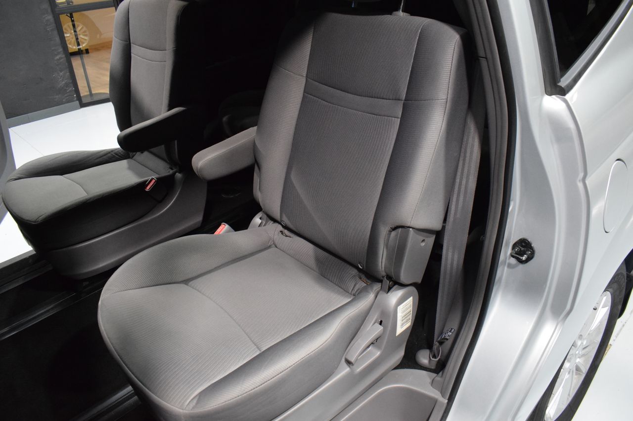 Foto SsangYong Rodius 24