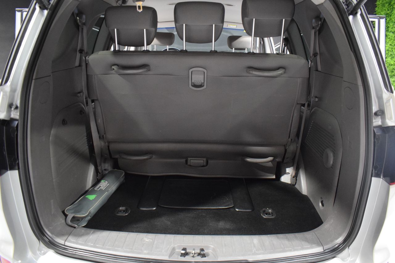 Foto SsangYong Rodius 32