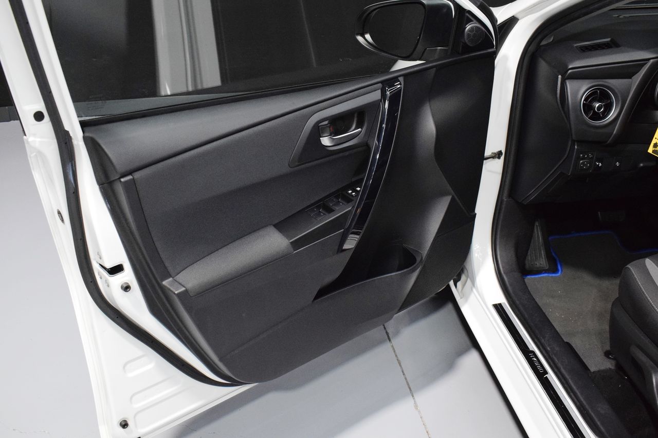 Foto Toyota Auris 13