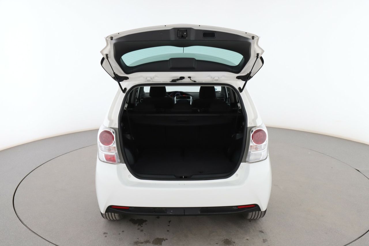 Foto Toyota Corolla Verso 17