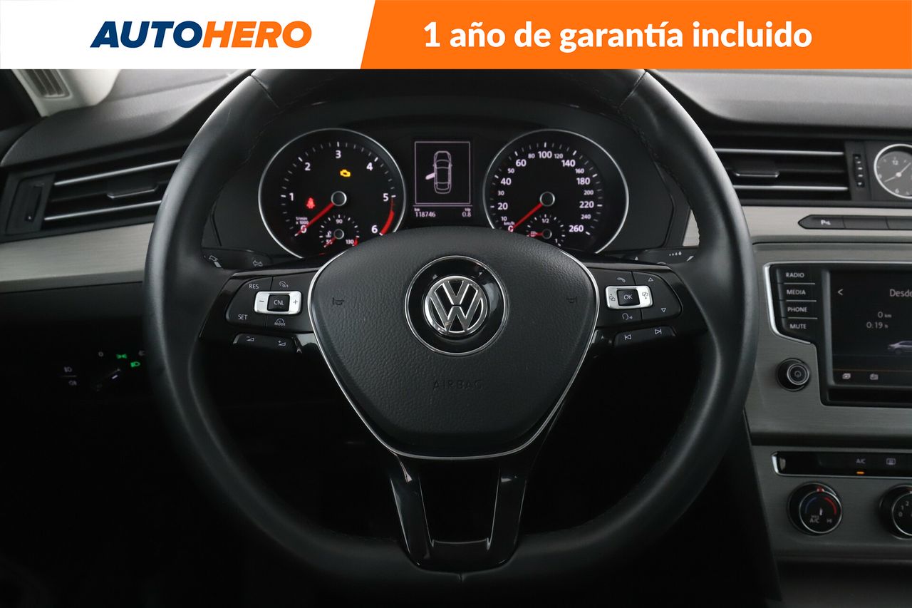 Foto Volkswagen Passat 19