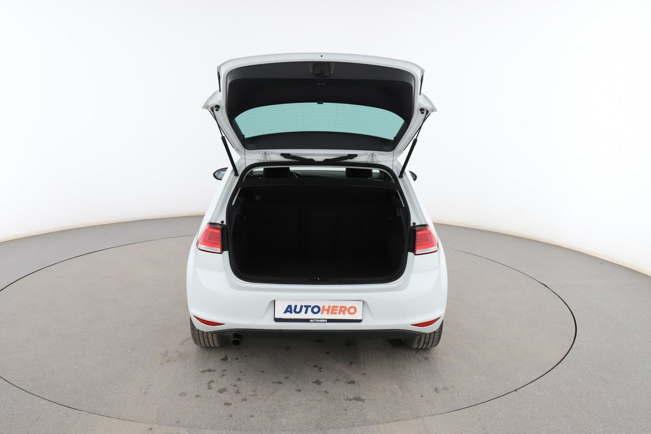 Foto Volkswagen Golf 17