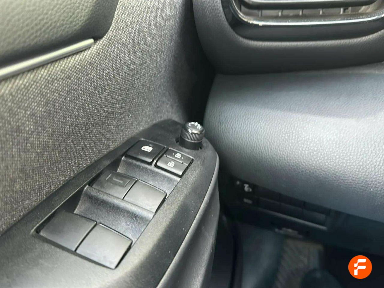 Foto Toyota Yaris 18