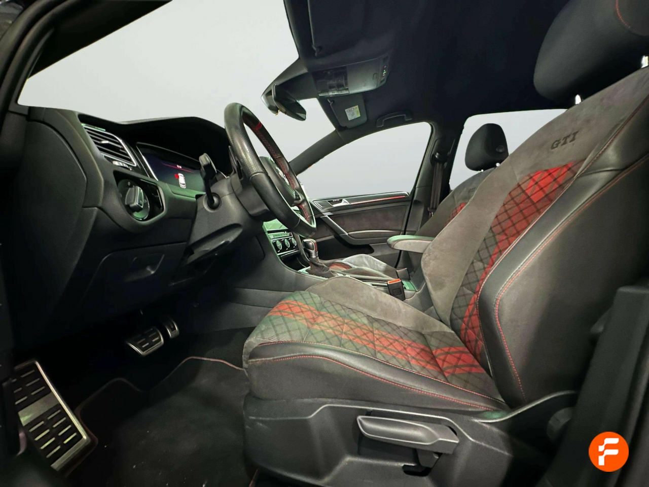 Foto Volkswagen Golf 8