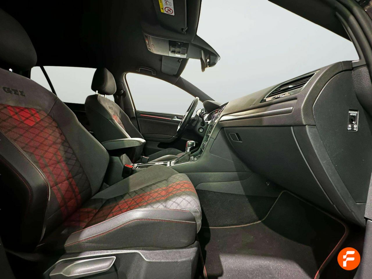 Foto Volkswagen Golf 9