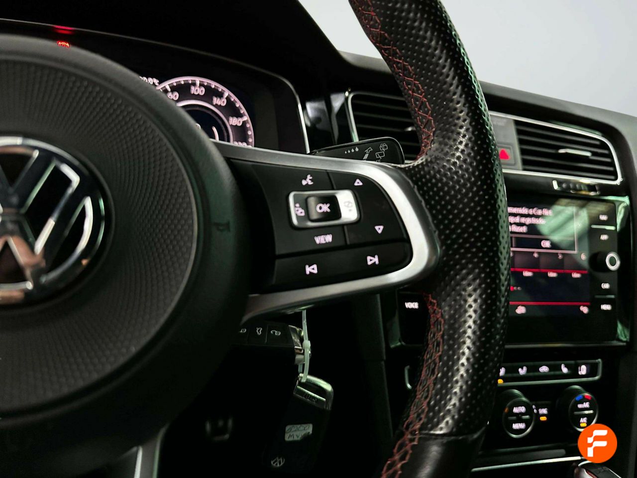 Foto Volkswagen Golf 17