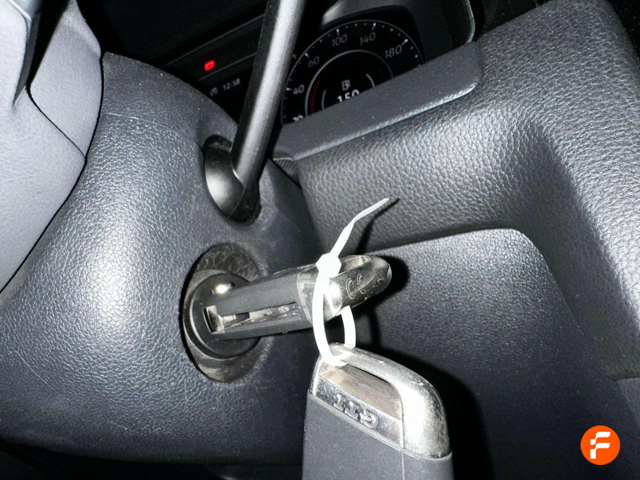 Foto Volkswagen Golf 21
