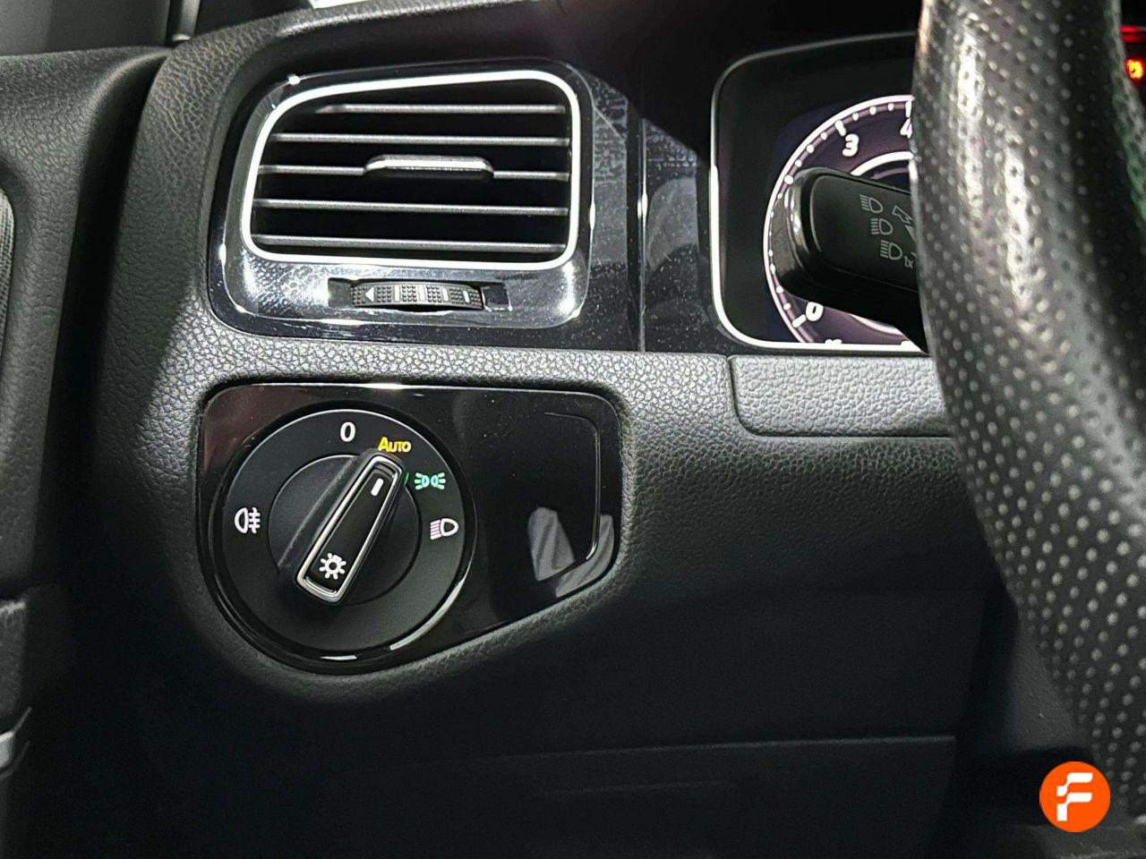 Foto Volkswagen Golf 24