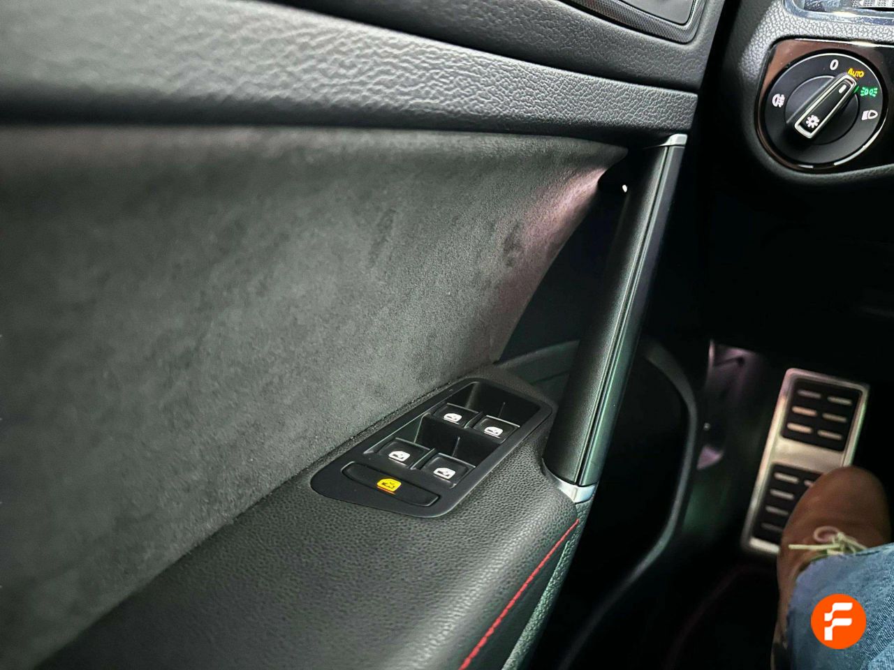 Foto Volkswagen Golf 27