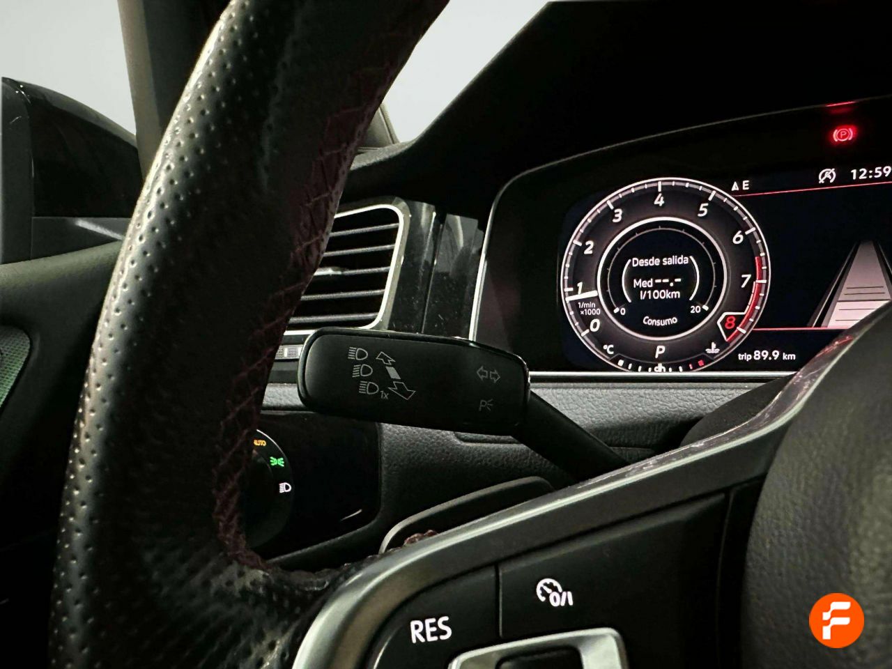 Foto Volkswagen Golf 32