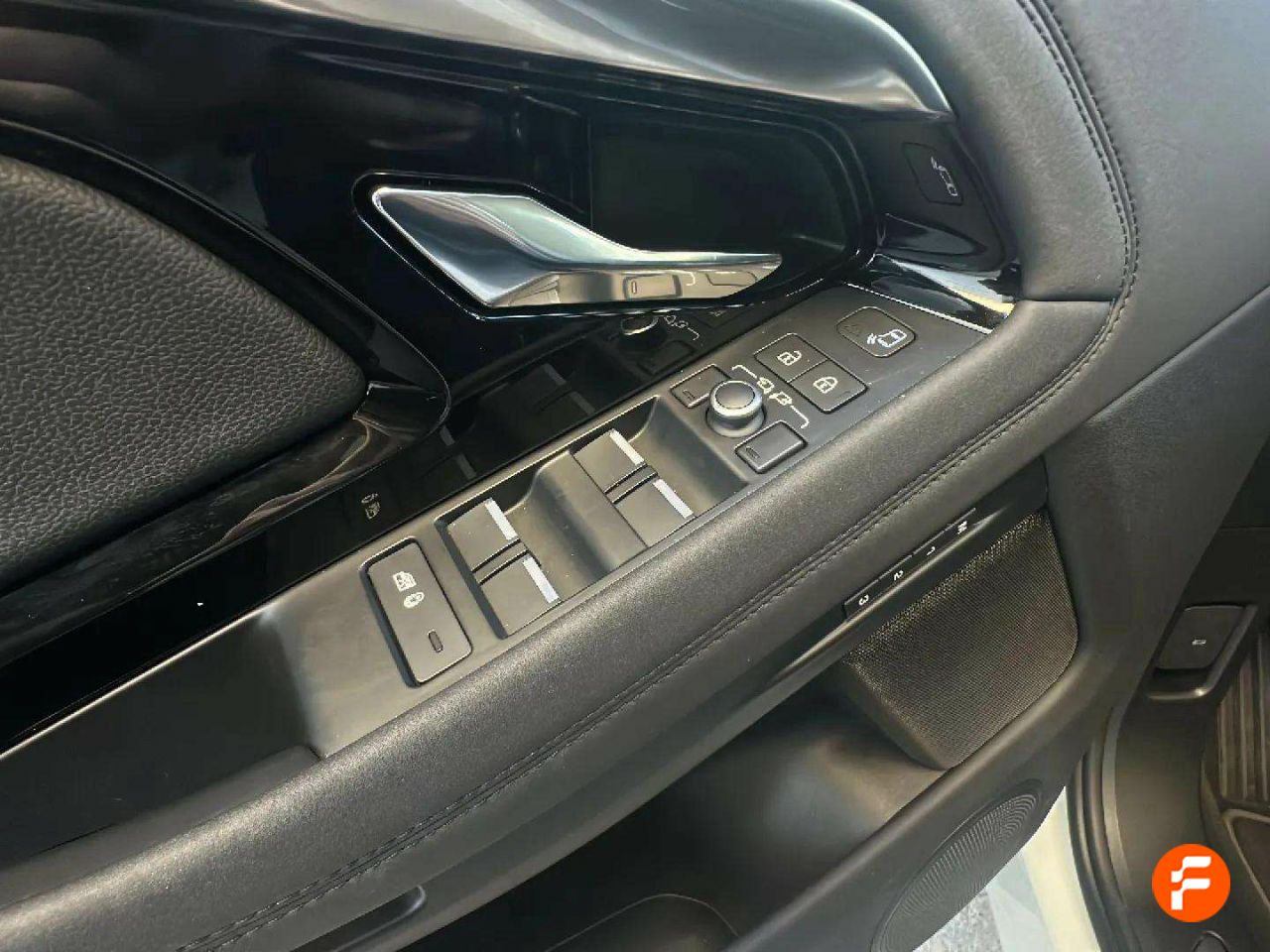Foto Land-Rover Range Rover Evoque 25