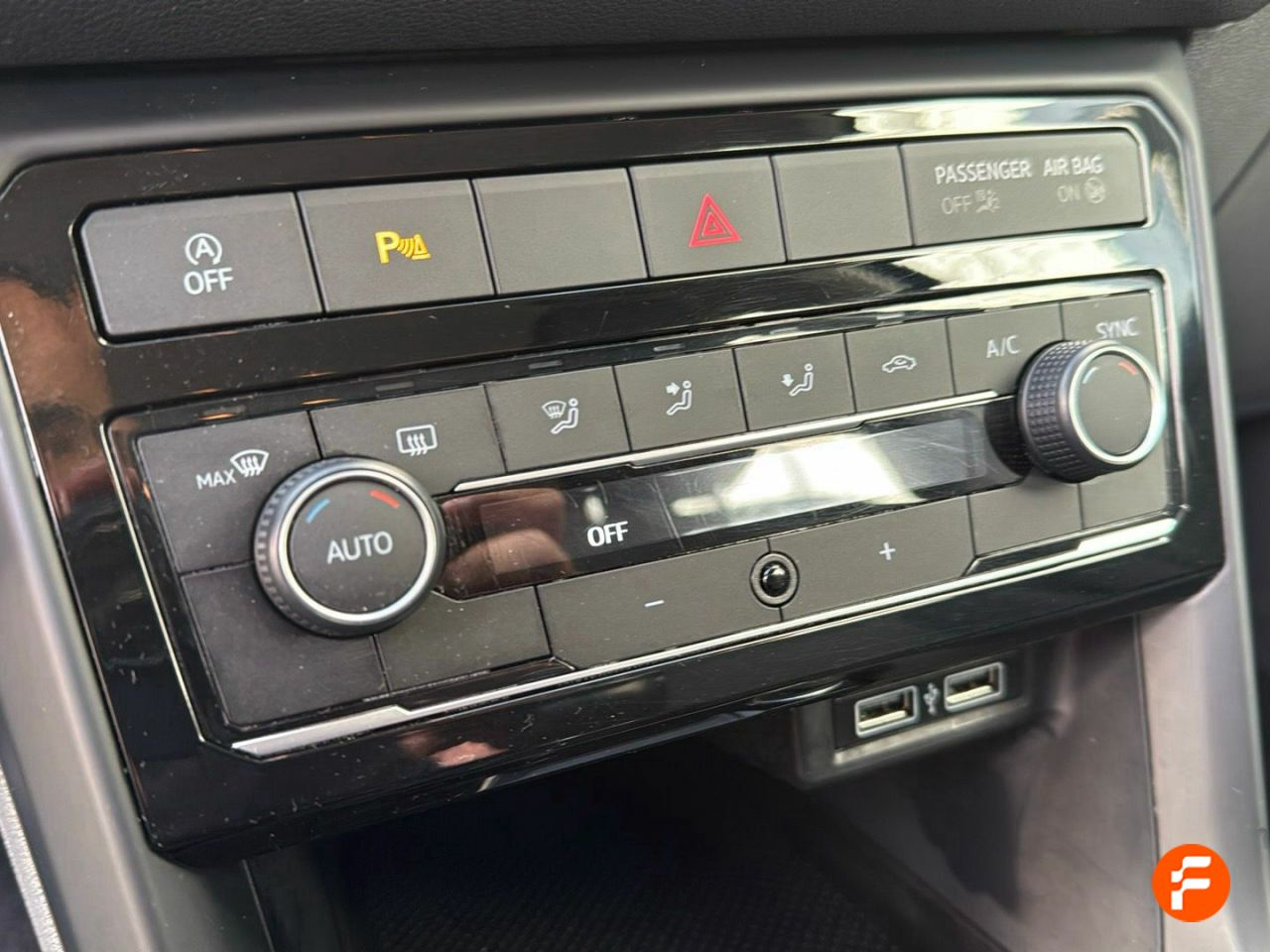 Foto Volkswagen T-Cross 13
