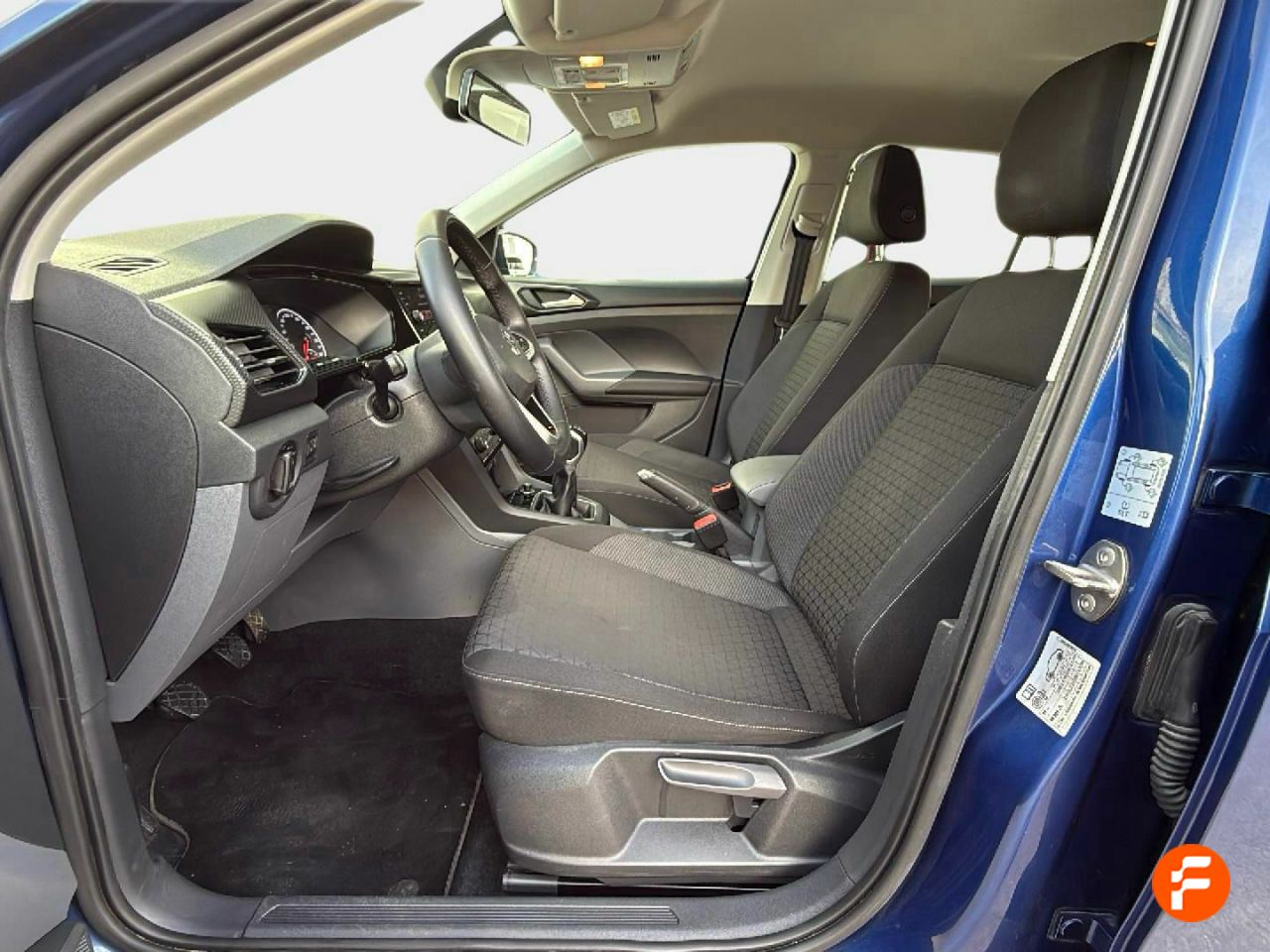 Foto Volkswagen T-Cross 15