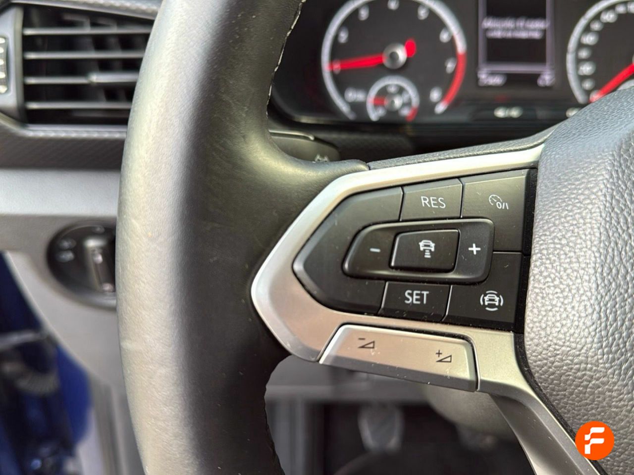 Foto Volkswagen T-Cross 18