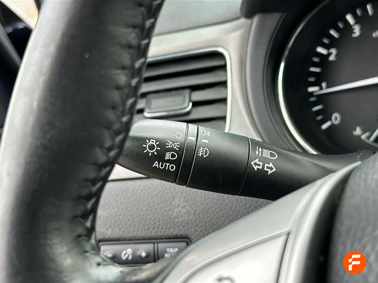 Foto Nissan Pulsar 12