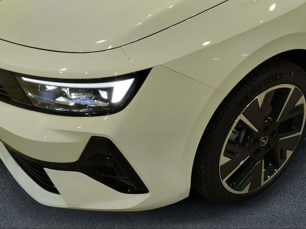 Foto Opel Astra 13