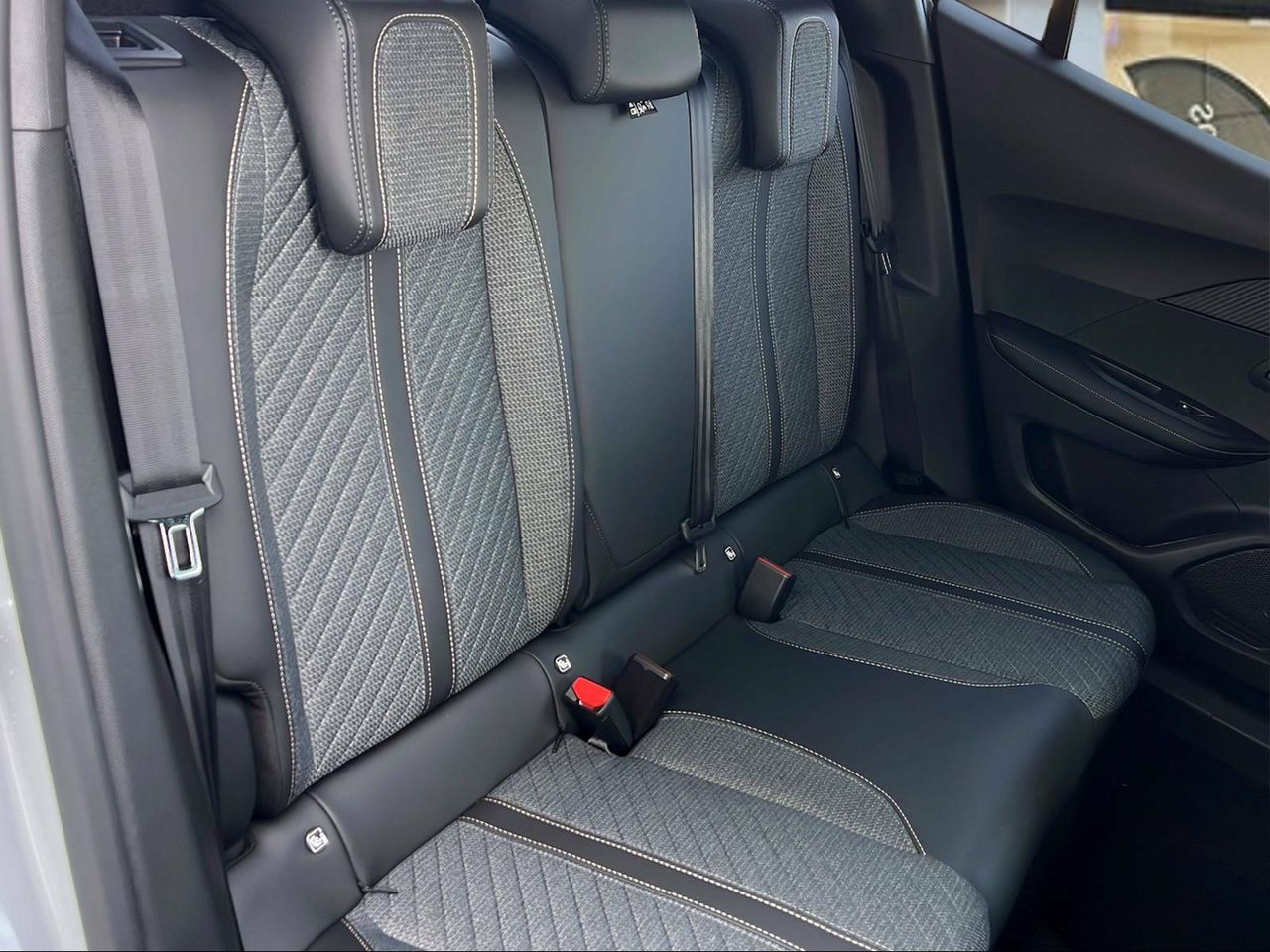 Foto Peugeot 2008 16