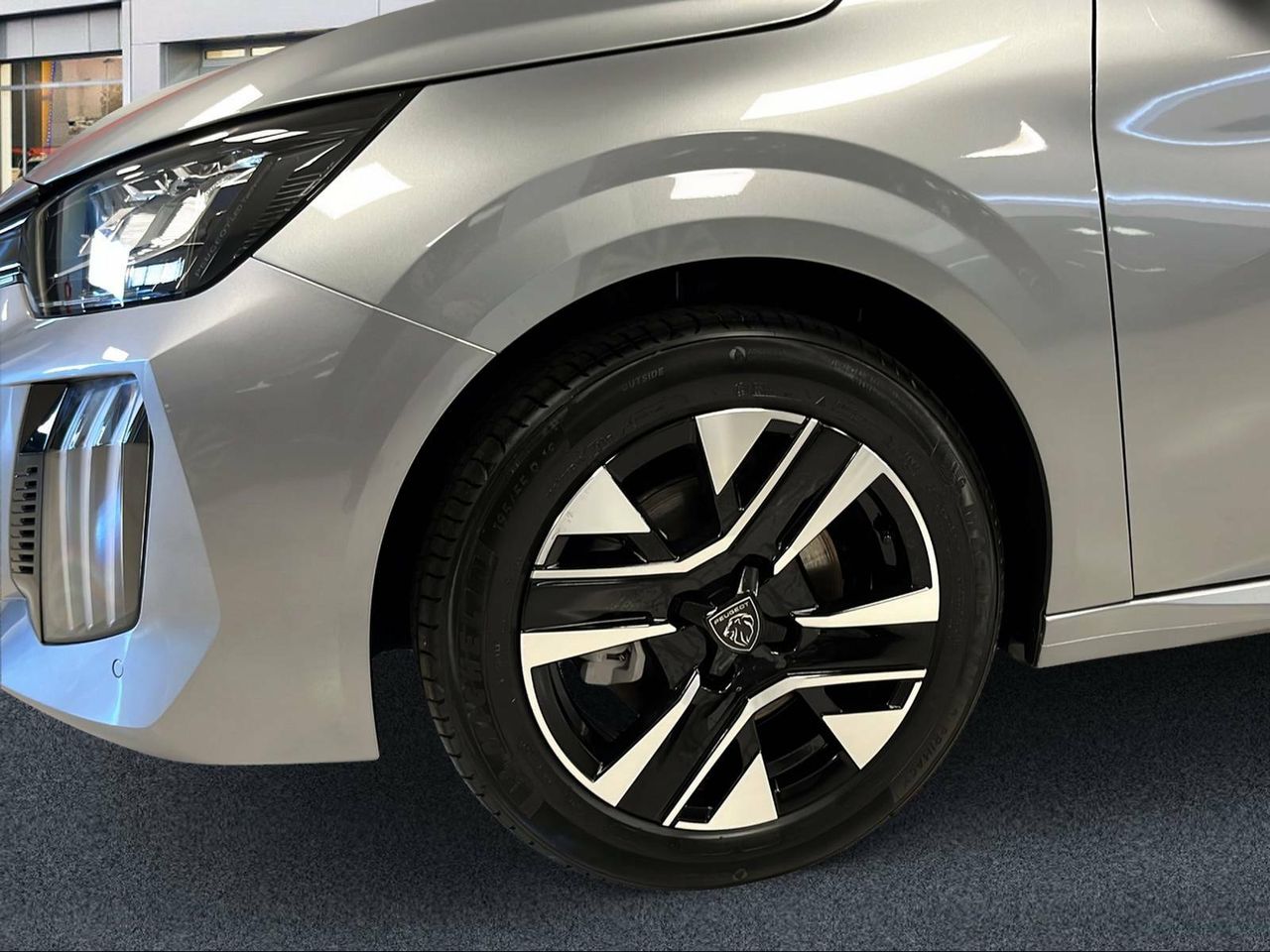 Foto Peugeot 208 11