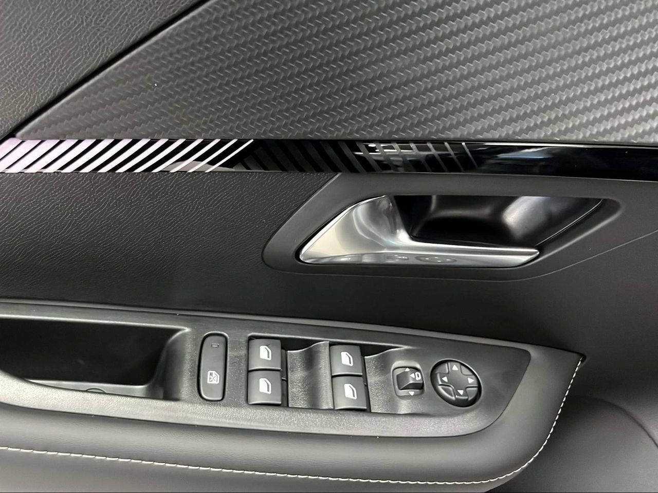 Foto Peugeot 208 21