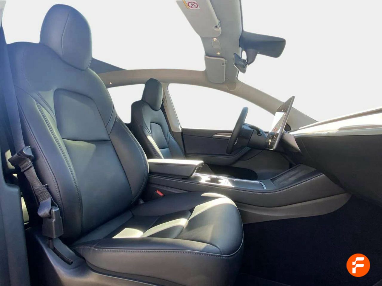 Foto Tesla Model Y 14