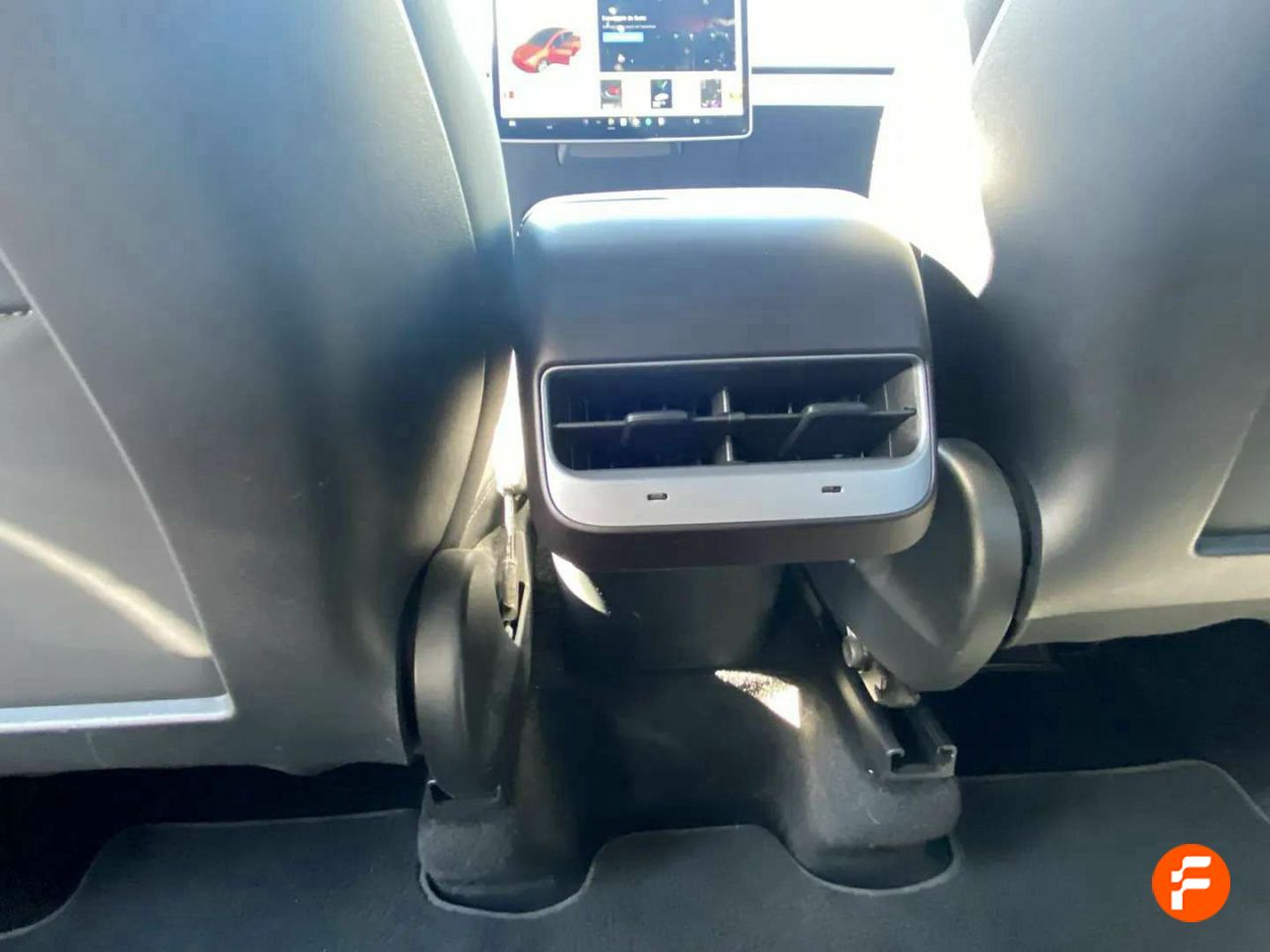 Foto Tesla Model Y 22