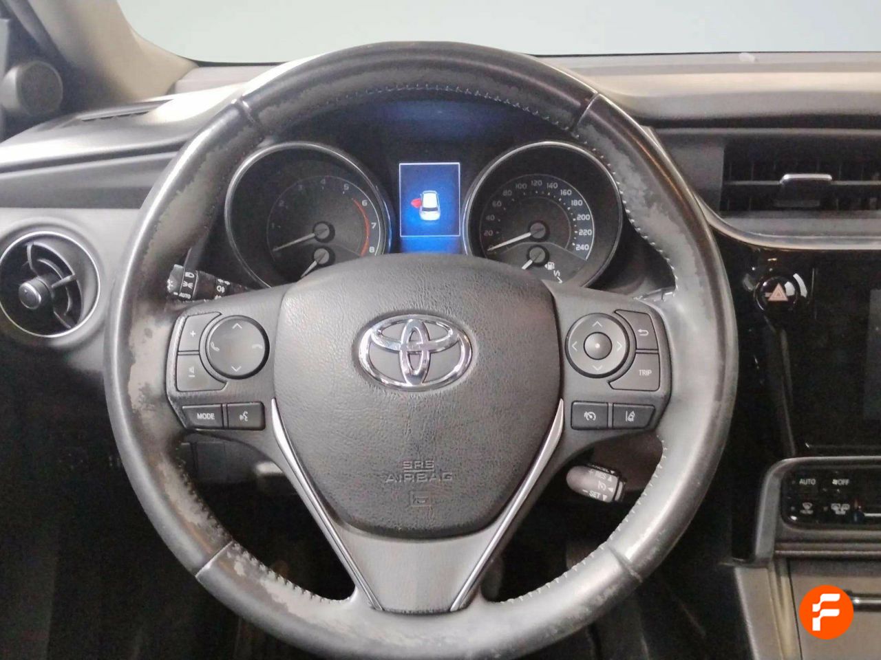 Foto Toyota Auris 14