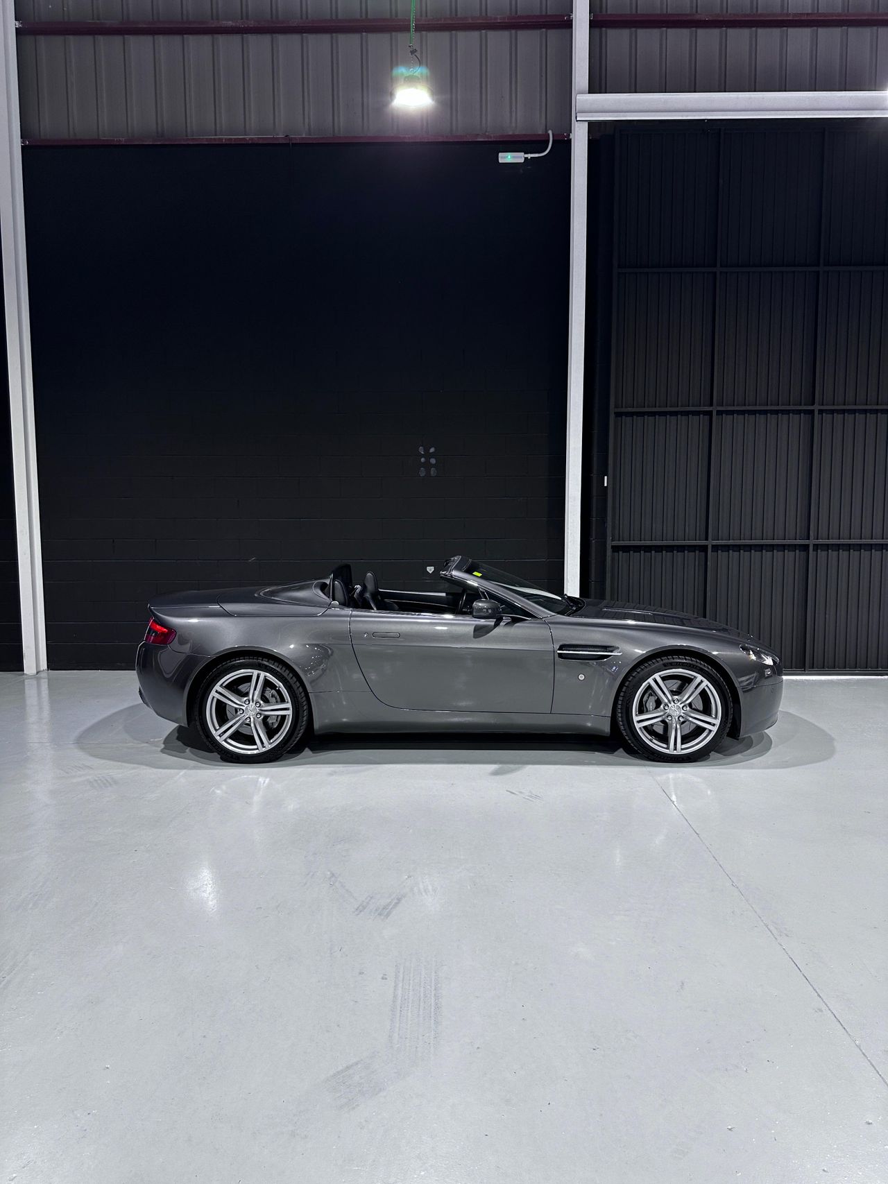 Foto Aston martin V8 5