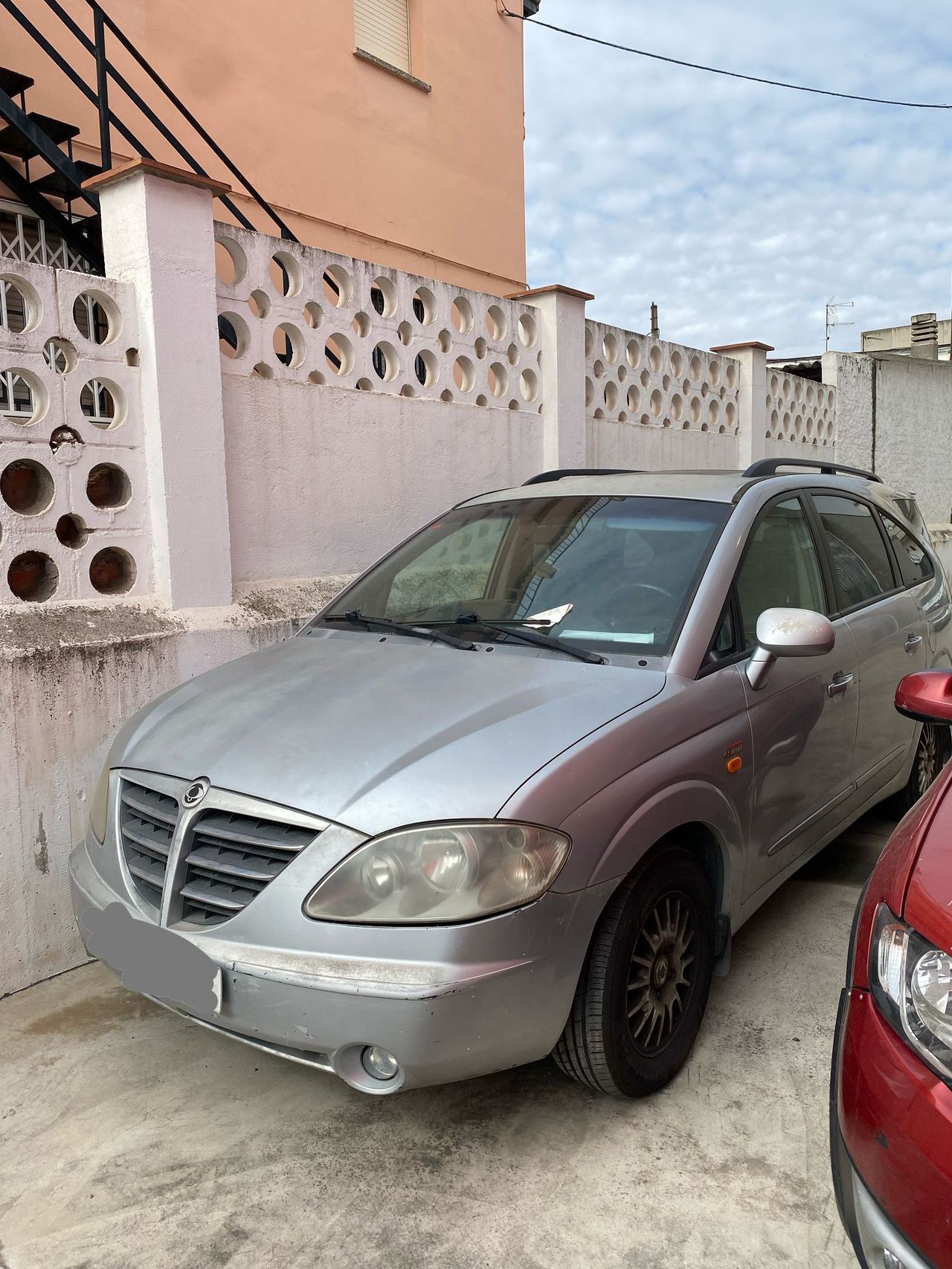 Foto SsangYong Rodius 1