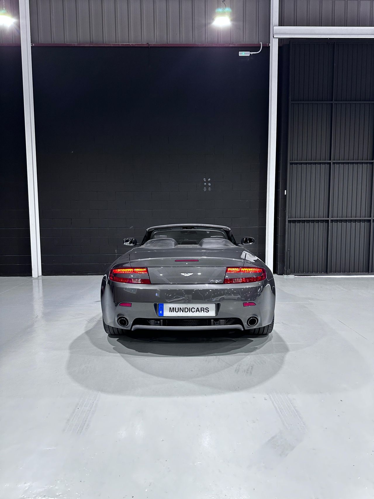 Foto Aston martin V8 8