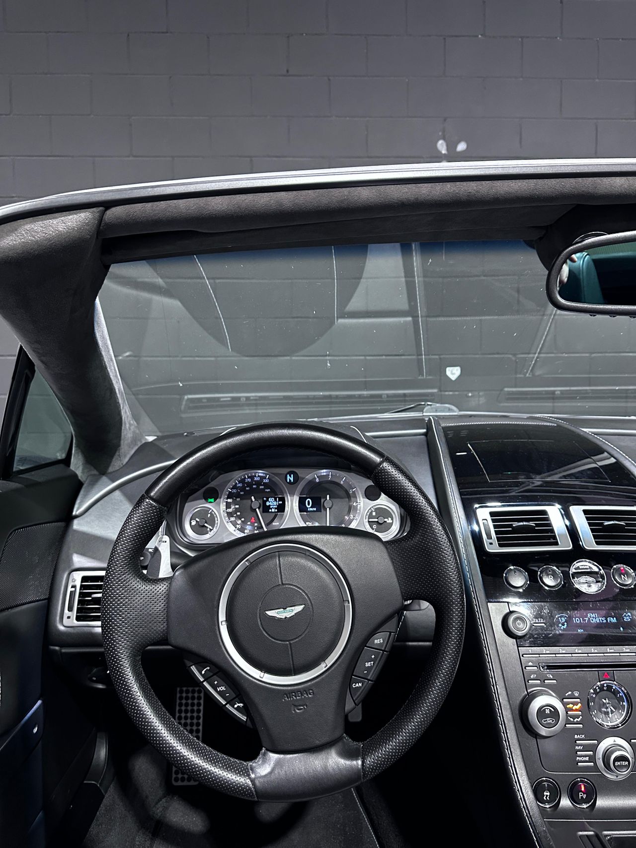 Foto Aston martin V8 11