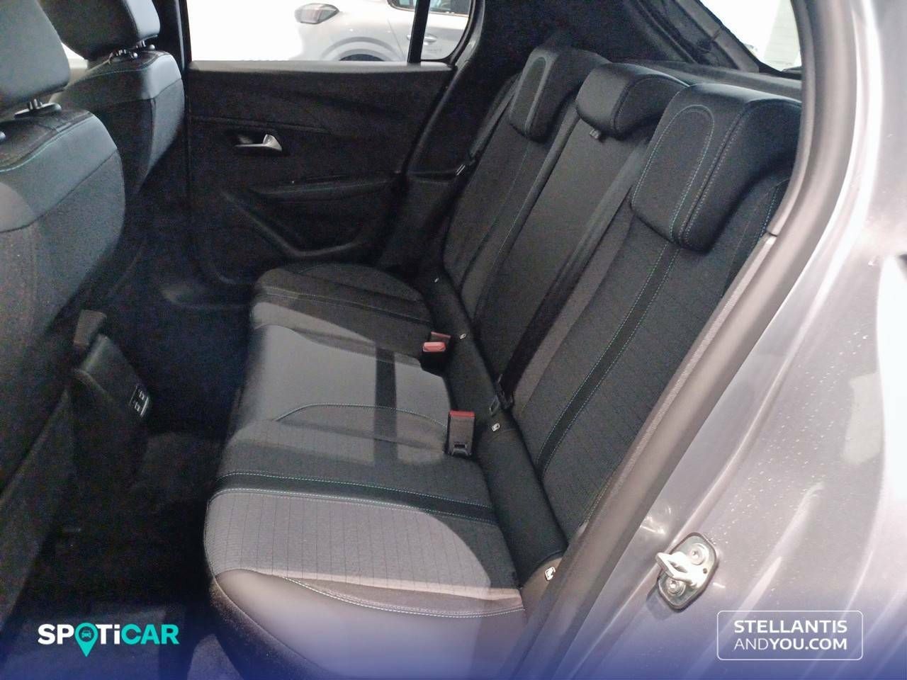 Foto Peugeot 208 10