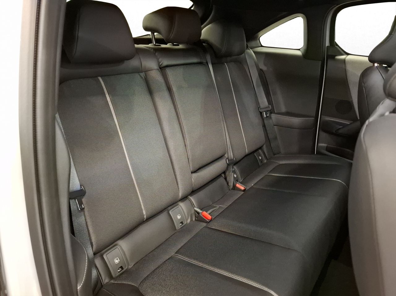 Foto Mazda MX-30 16