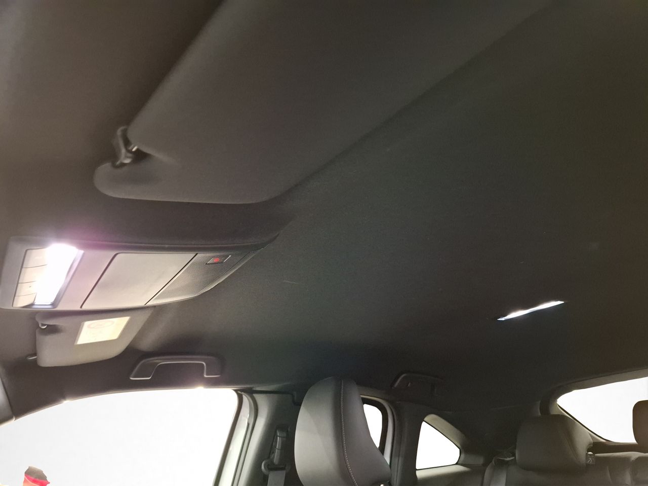 Foto Mazda MX-30 26