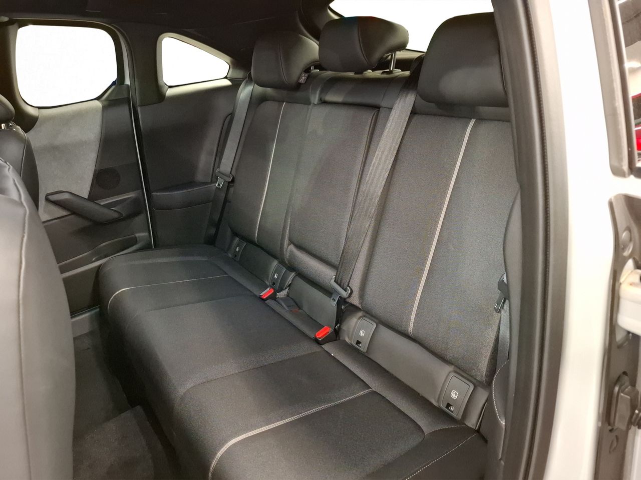Foto Mazda MX-30 28
