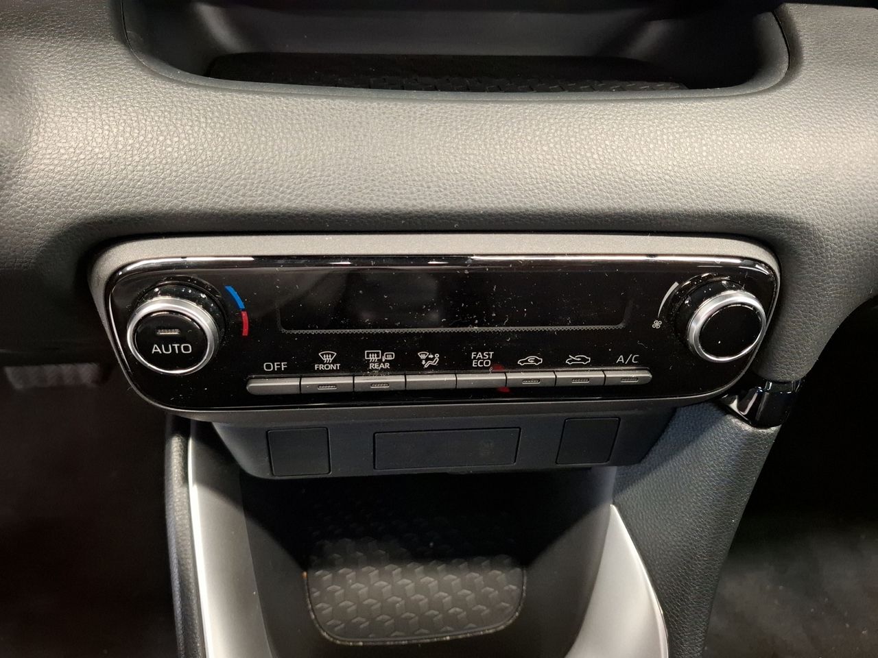 Foto Mazda Mazda2 22