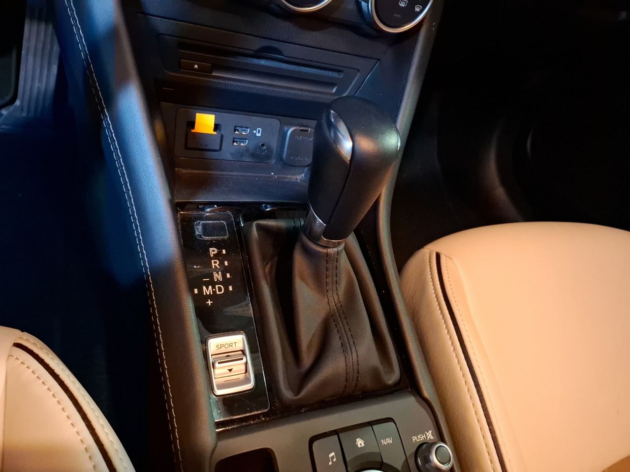 Foto Mazda CX-30 21