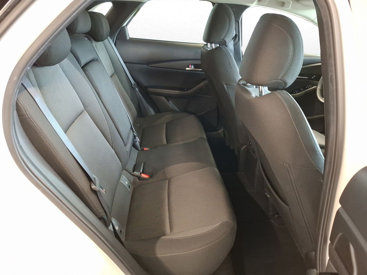 Foto Mazda CX-30 16
