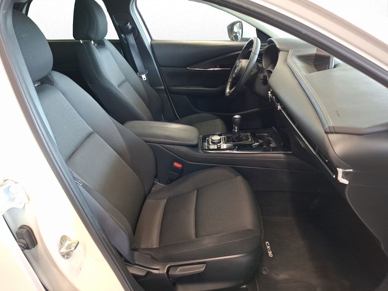 Foto Mazda CX-30 17