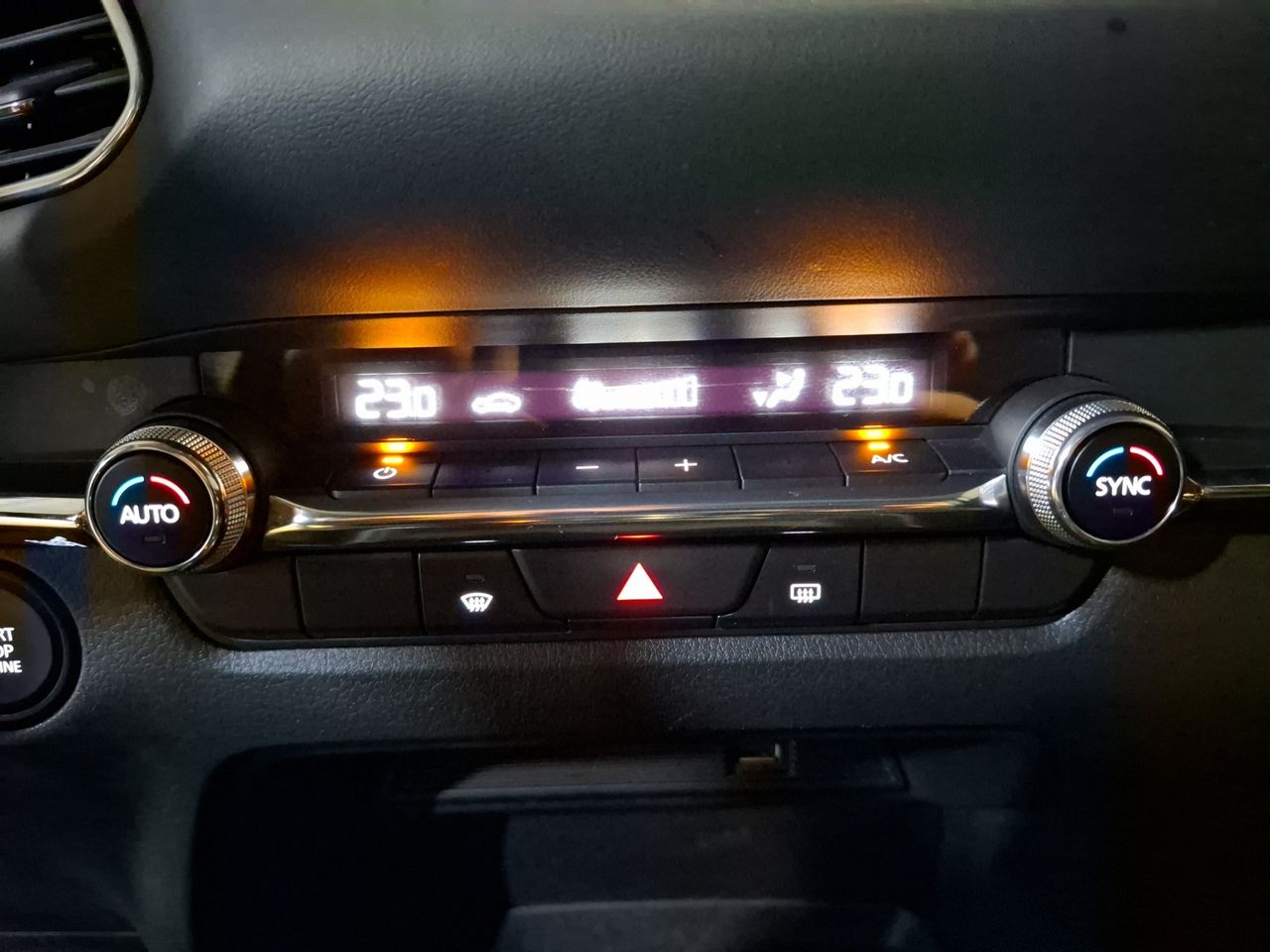 Foto Mazda CX-30 22